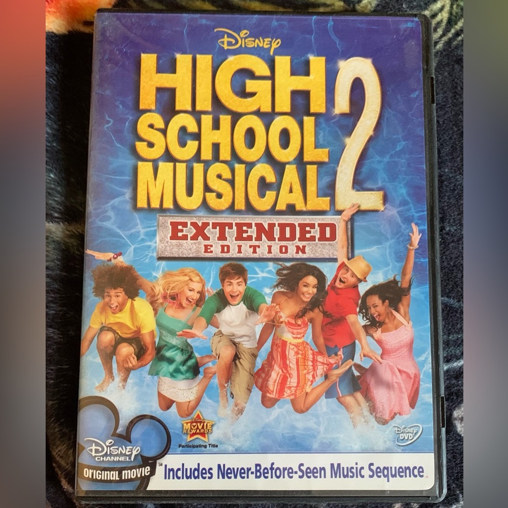 💛 Disney High School Musical 2 DVD with Blue and Yellow Cover 🩵